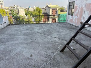 Swimming Pool in 1.5 BHK Independent House at Sector 6 – for Rent