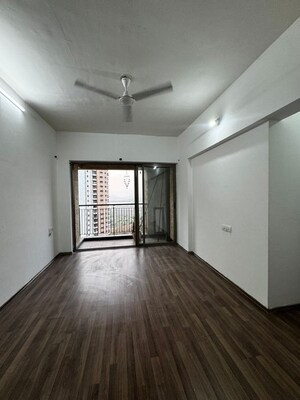 Room in 3 BHK Apartment at Lodha Splendora, Ghodbunder Road – for Rent