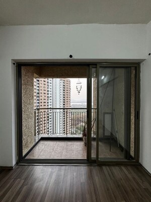 Room in 3 BHK Apartment at Lodha Splendora, Ghodbunder Road – for Rent