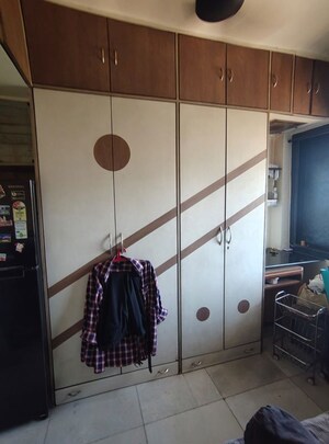 Furnished Amenities in 2 BHK Builder Floor at Ghatkopar East – for Rent