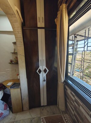 Furnished Amenities in 1 BHK Apartment at Ghatkopar East – for Rent