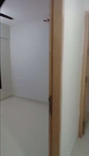 Room in 2 BHK Apartment at Abhinav Naigaon CHS, Dadar East – for Rent