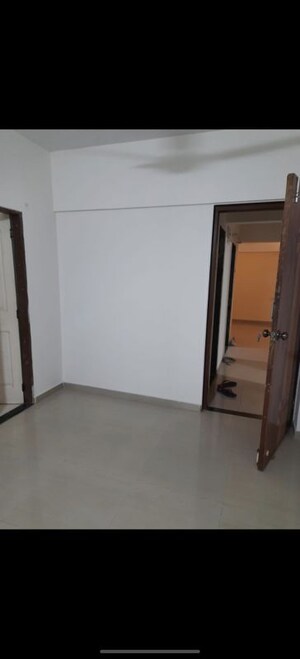 2 BHK Apartment For Rent in Ganesh Darshan CHS Kandivali, Kandivali West