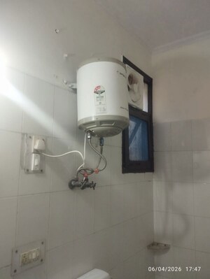 Washroom in 2 BHK Independent House at Sector 53 – for Rent