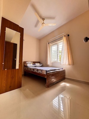 Living Room in 1 BHK Apartment at Indiranagar – for Rent