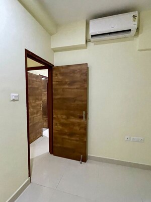 Room in 4 BHK Apartment at Ideal Aquaview, Mahish Bathan – for Rent