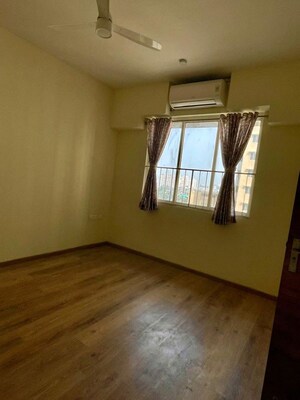 Room in 4 BHK Apartment at Ideal Aquaview, Mahish Bathan – for Rent