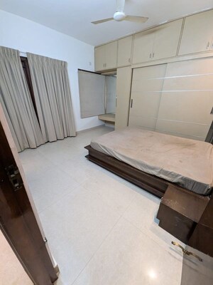 Team Area in 3 BHK Apartment at Benson Town – for Rent