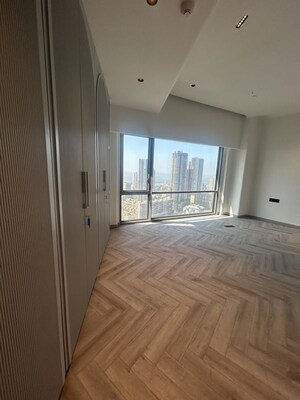 Room in 3 BHK Apartment at Lodha World View, Worli – for Rent