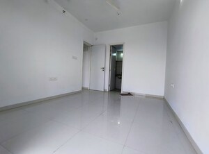 Room in 3 BHK Apartment at Godrej Boulevard, Manjari – for Rent