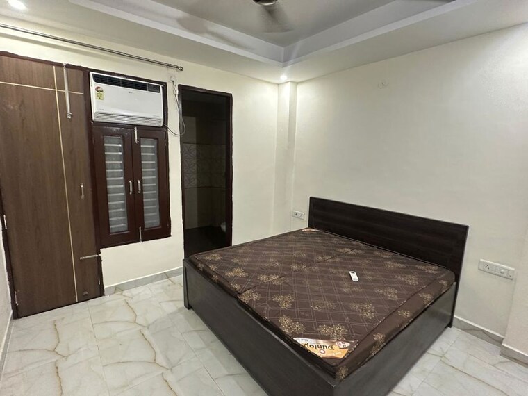Bedroom, sector 52 2 Bedroom 163 Sq.Yd. Builder Floor In Sector 52 Gurgaon 10243866
