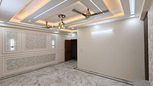 Room in 3 BHK Builder Floor at Malviya Nagar – for Rent