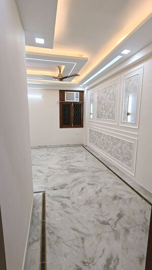 Room in 3 BHK Builder Floor at Malviya Nagar – for Rent