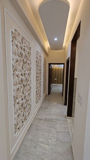 Building Lobby in 3 BHK Builder Floor at Malviya Nagar – for Rent