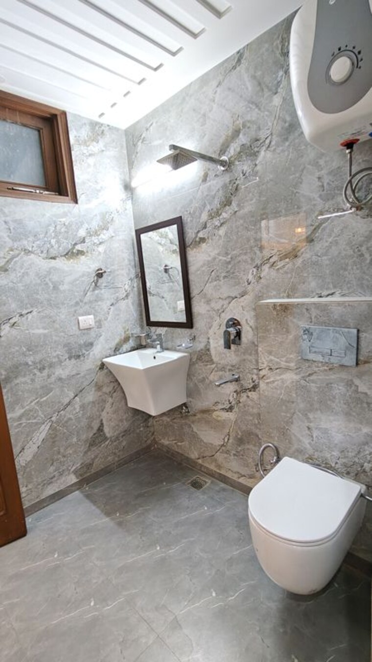 Bathroom, malviya nagar 3 Bedroom 1500 Sq.Ft. Builder Floor In Malviya Nagar Delhi 10243864