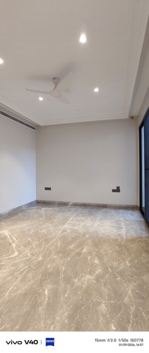 Room in 3 BHK Builder Floor at Defence Colony – for Sale