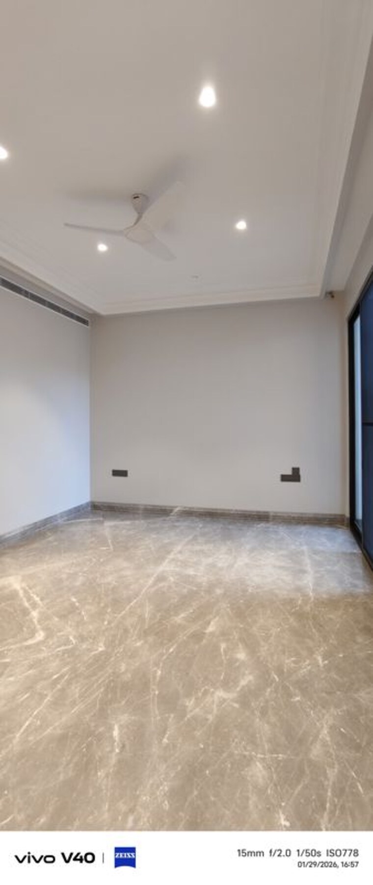 Room, defence colony 3 Bedroom 325 Sq.Yd. Builder Floor In Defence Colony Delhi 10243898