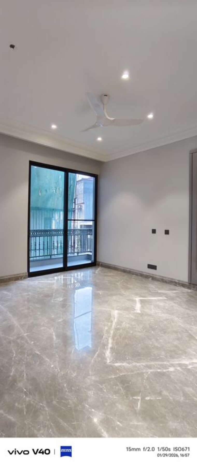 Room, defence colony 3 Bedroom 325 Sq.Yd. Builder Floor In Defence Colony Delhi 10243898