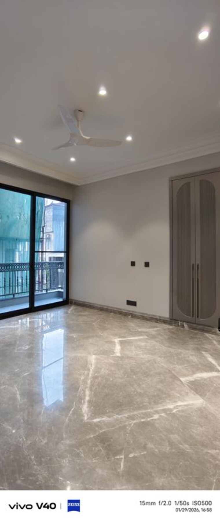 Room, defence colony 3 Bedroom 325 Sq.Yd. Builder Floor In Defence Colony Delhi 10243898