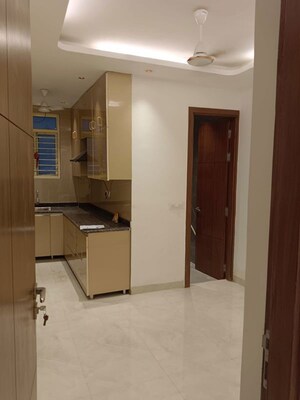 Room in 2 BHK Builder Floor at Lajpat Nagar 4 – for Rent