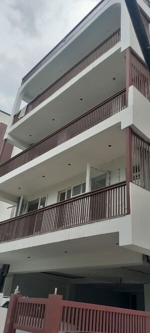 3 BHK Builder Floor For Rent in Jakhan