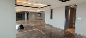 Room in 4 BHK Apartment at Lodha Trump Tower, Worli – for Rent