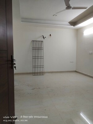 Room in 1 BHK Apartment at Chattarpur – for Rent