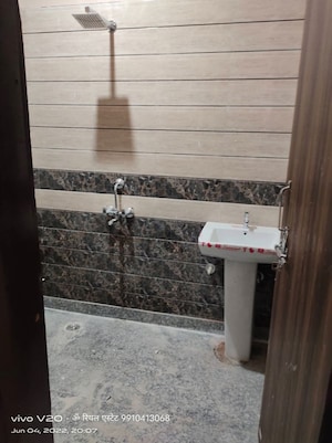Bathroom in 1 BHK Apartment at Chattarpur – for Rent
