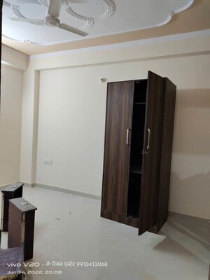 Room in 1 BHK Apartment at Chattarpur – for Rent