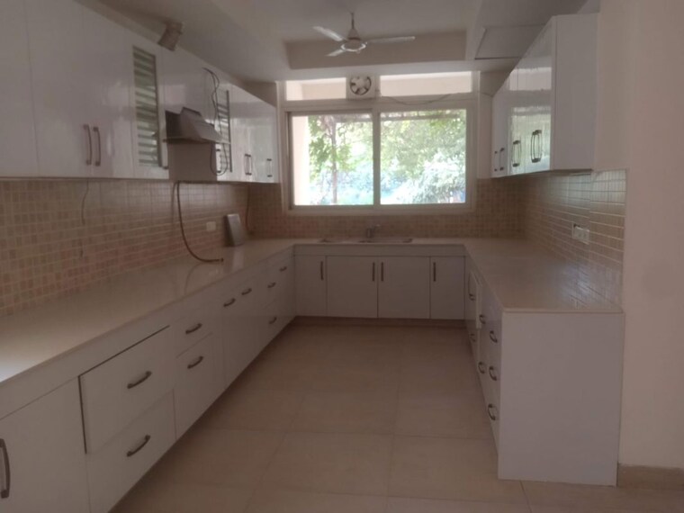 Kitchen, emaar-the-vilas 6 Bedroom 360 Sq.Yd. Villa In Sector 25 Gurgaon 10243929
