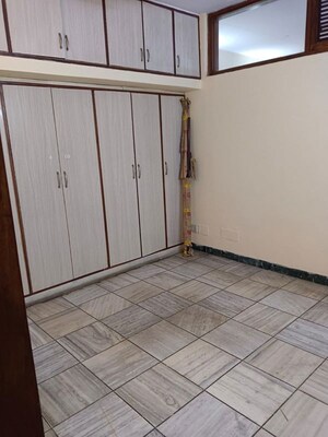 Room in 2 BHK Builder Floor at Lajpat Nagar 4 – for Rent