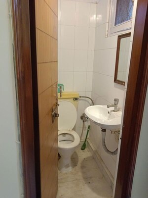 Bathroom in 2 BHK Builder Floor at Lajpat Nagar 4 – for Rent
