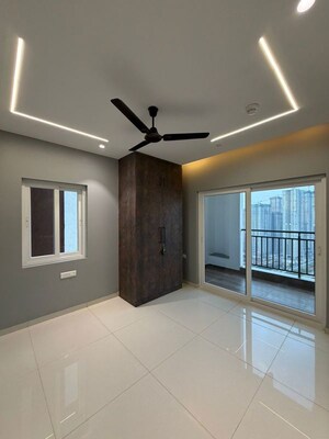 Room in 4 BHK Apartment at Prestige Beverly Hills, Kokapet – for Rent