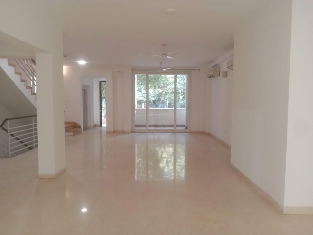 6 BHK + Pooja Room,Servant Room,Study Room,Extra Room,Basement,Store Room Villa For Rent in Emaar The Vilas
