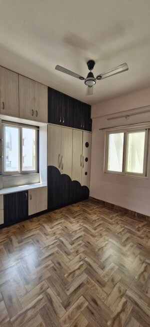 Room in 2 BHK Builder Floor at Kondapur – for Rent