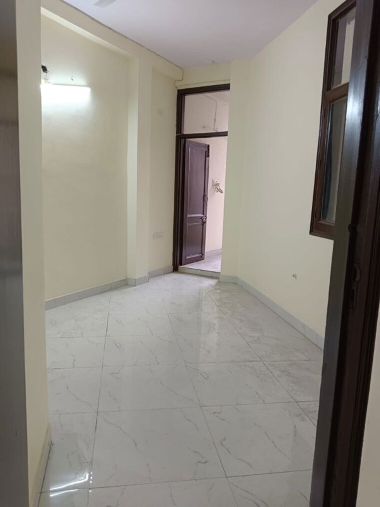 Room, lajpat nagar 4 3.5 Bedroom 1300 Sq.Ft. Builder Floor In Lajpat Nagar 4 Delhi 10243953