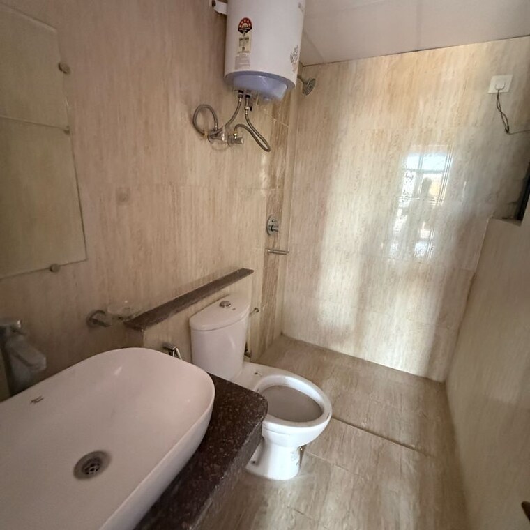 Bathroom, paarth-aadyant 3.5 Bedroom 1900 Sq.Ft. Apartment In Sushant Golf City Lucknow 10243971