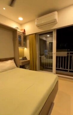 2 BHK + Pooja Room,Servant Room,Study Room Apartment For Sale in Ashar Metro Towers