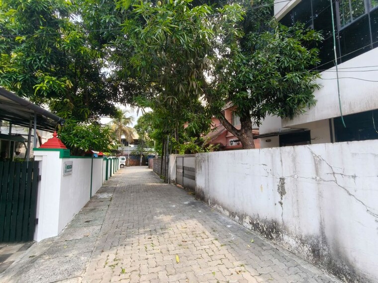 Balcony, petta Commercial Office Space 6000 Sq.Ft. In Petta Kochi 10243992