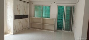 Room in 4 BHK Apartment at Film Nagar – for Rent