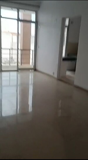 Room in 2 BHK Apartment at Ansal Paradise Crystal, Sushant Golf City – for Rent