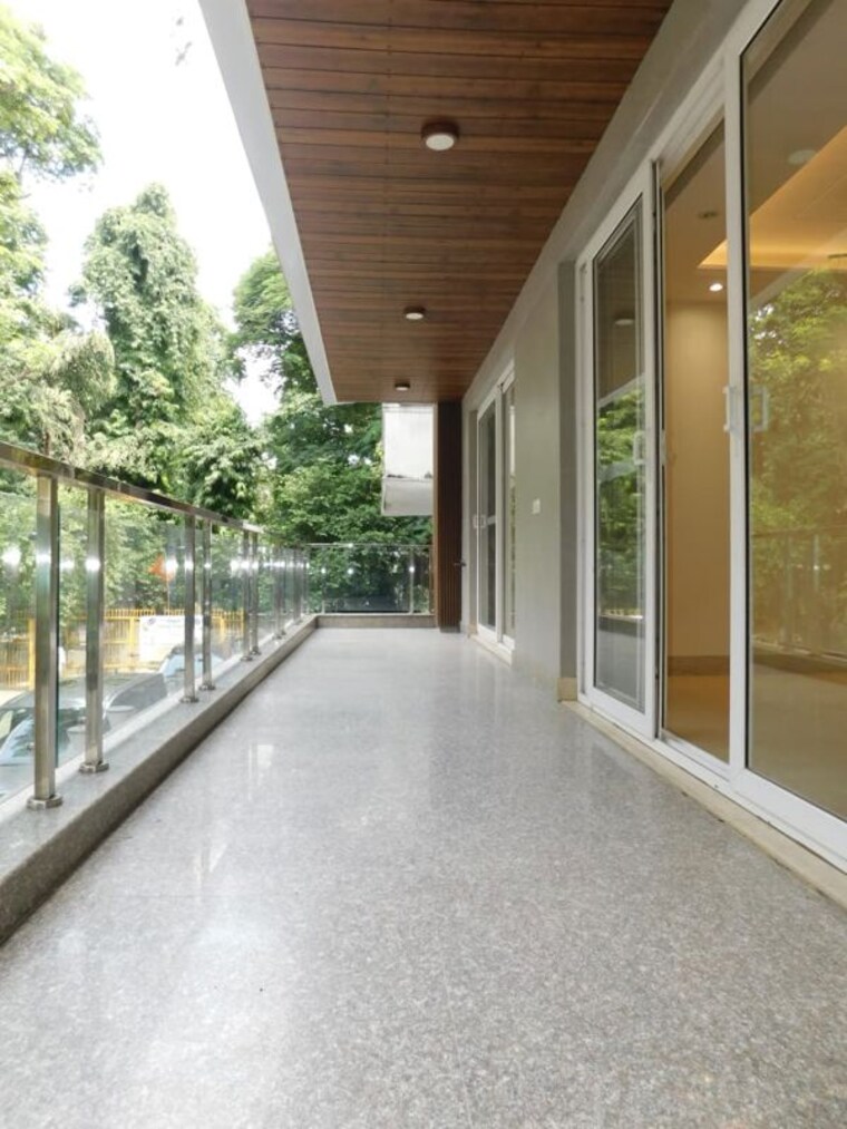 Balcony, new friends colony 4 Bedroom 550 Sq.Yd. Apartment In New Friends Colony Delhi 10244040