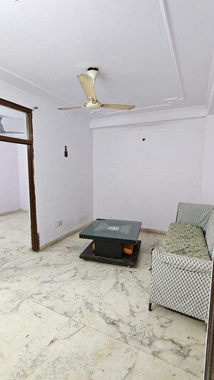 Team Area in 1 BHK Builder Floor at Malviya Nagar – for Rent