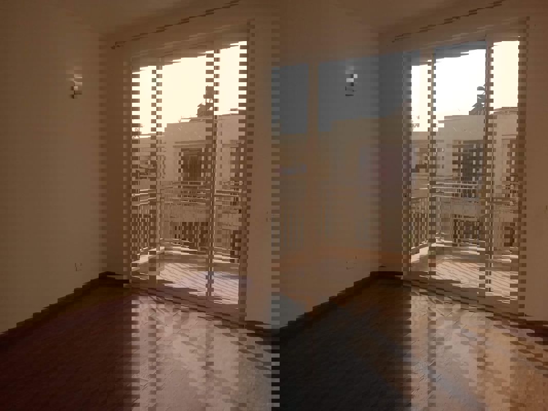 5 BHK + Pooja Room,Servant Room,Study Room,Extra Room,Basement,Store Room 360 Sq.Yd. Villa in Emaar The Vilas