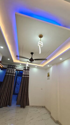 Furnished Amenities in 3 BHK Builder Floor at Rama Krishna Puram – for Sale