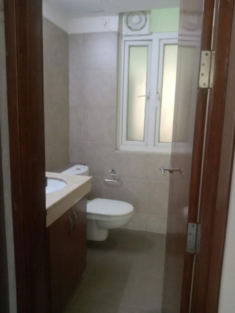Bathroom, emaar-the-palm-spring-villas 6 Bedroom 360 Sq.Yd. Villa In Sector 54 Gurgaon 10244091