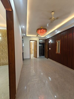 Room in 3 BHK Builder Floor at Sarfabad Village – for Sale