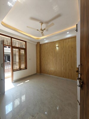 Room in 3 BHK Builder Floor at Sarfabad Village – for Sale