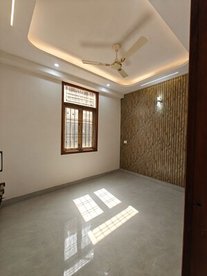 Room in 3 BHK Builder Floor at Sarfabad Village – for Sale