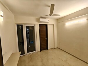 Room in 2 BHK Builder Floor at Sector 57 – for Rent